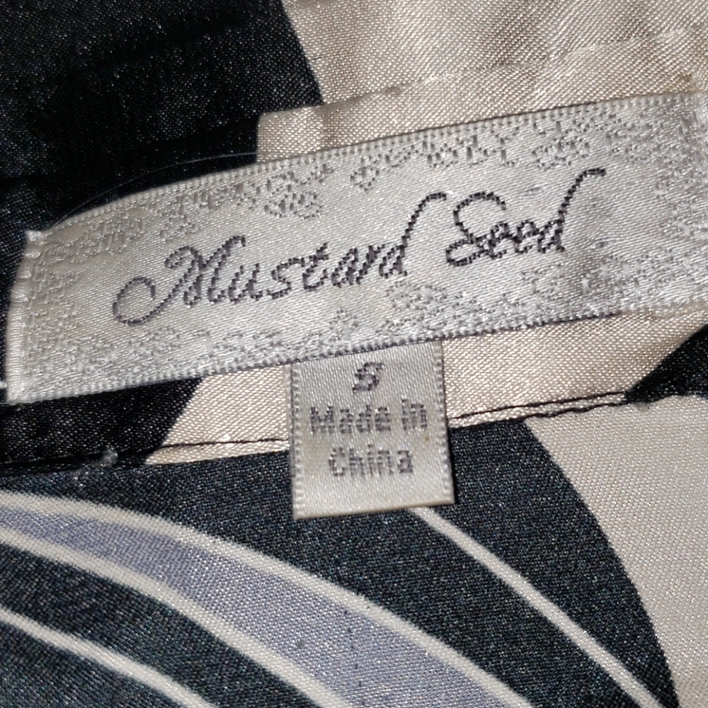 Dress - Picture 7 of 7